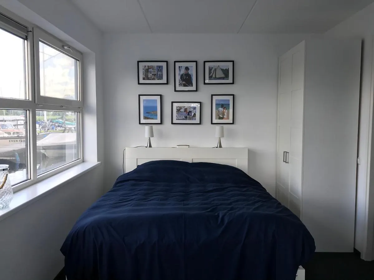The Boathouse With Boat Villa Aalsmeer Vakantiehuis